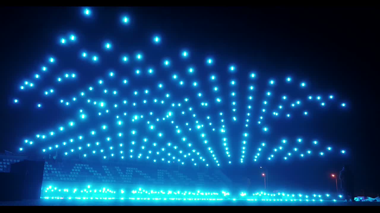 景区夜空中的无人机矩阵灯阵参考画面
